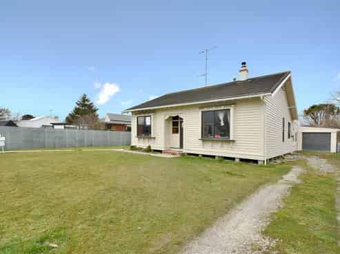 23 Dryden Street, Milton