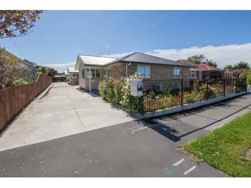 2/121 Marriotts Road, North New Brighton