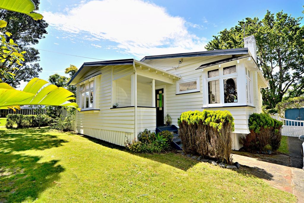 Property value 42 Smale Street, Point Chevalier realestate.co.nz