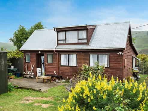 102 Harwood Street, Harwood