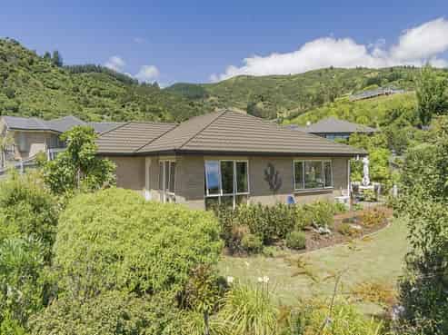 14 Saddleback Road, Todds Valley