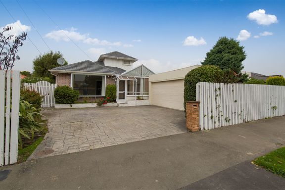 Property value 3 Beatrice Place Avonhead realestate .nz