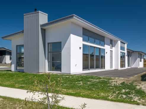 24 Corsair Crescent, Burleigh