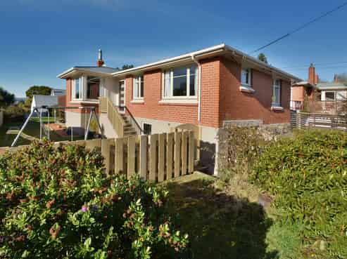 10 Charters Street, Glenross