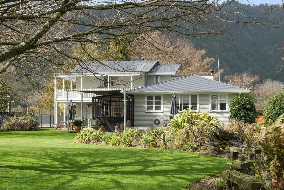 For Nature S Front Door Realestate Co Nz Nature S Front Door Residential House