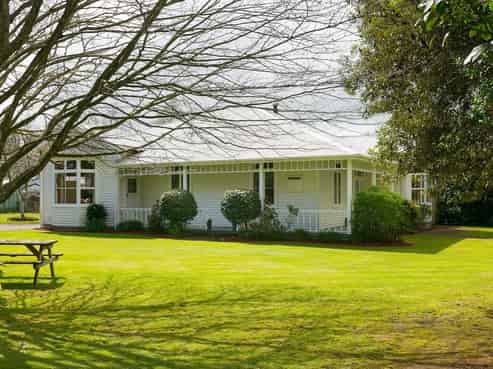 1262 Egmont Road, Egmont Village