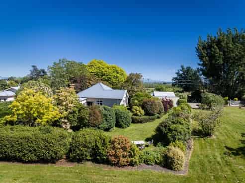 17 Main Road, Clive