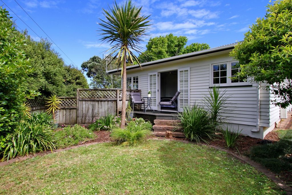 Property value 151 Golf Road, Titirangi realestate.co.nz