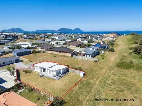 75 Ata-mahina Way, Ruakaka