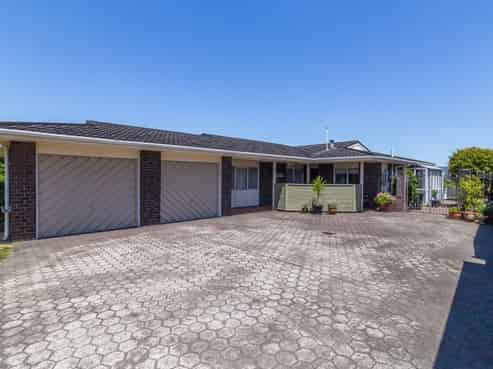 17 Roband Crescent, Brown Owl