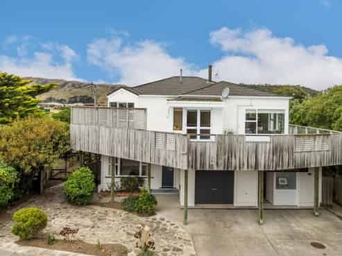 4 School Road, Plimmerton