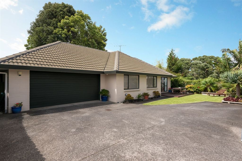 Property value 218C Moore Street, Howick realestate.co.nz