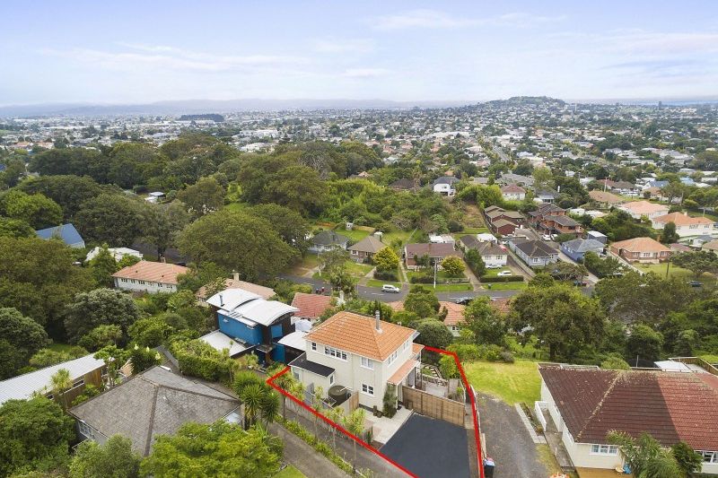 Property value 11 Churches Avenue, Mount Roskill realestate.co.nz