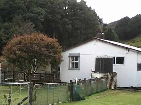 10 Tahora Road, Tahora