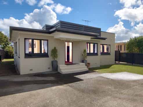 77 Avondale Road, Avondale