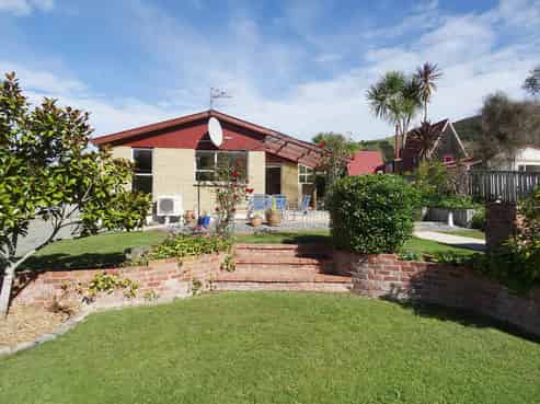 124 Hall Road, Sawyers Bay