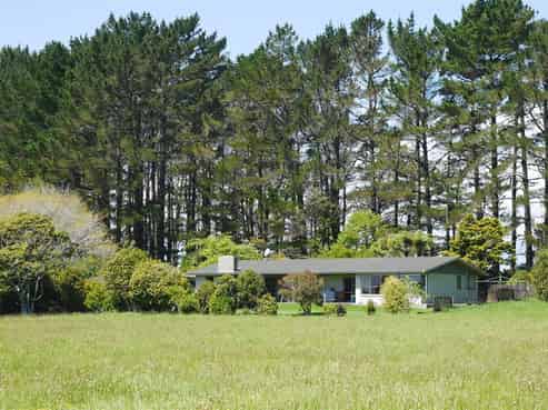 152 Cross Road, Lepperton