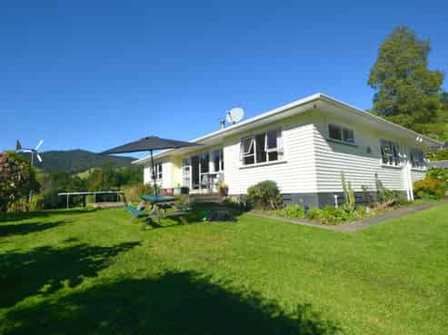 230 Takahue Saddle Road, Takahue