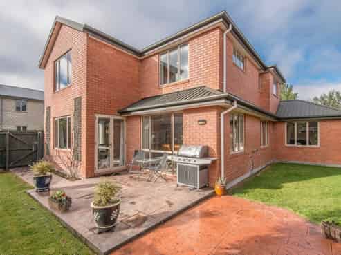 135 Memorial Avenue, Burnside