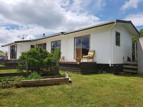 52 Burke Road, Mareretu