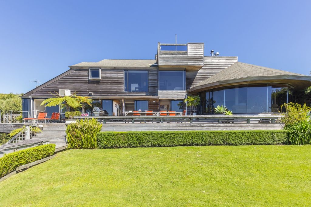 Property value 26 Kotare Place, Sandspit realestate.co.nz