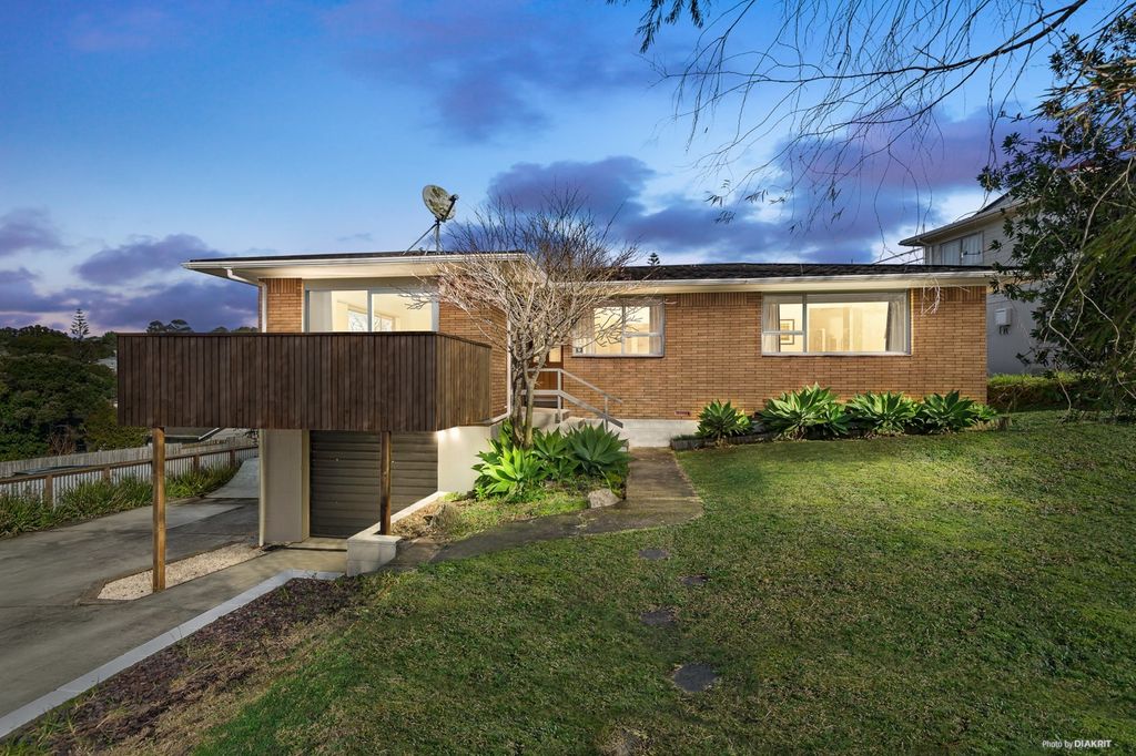 Property value 73 Weatherly Road, Torbay realestate.co.nz