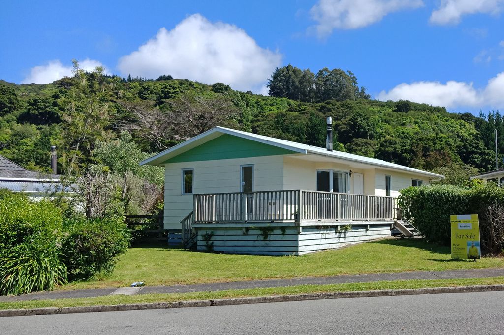 Property value 37 Churchill Crescent, Featherston realestate.co.nz