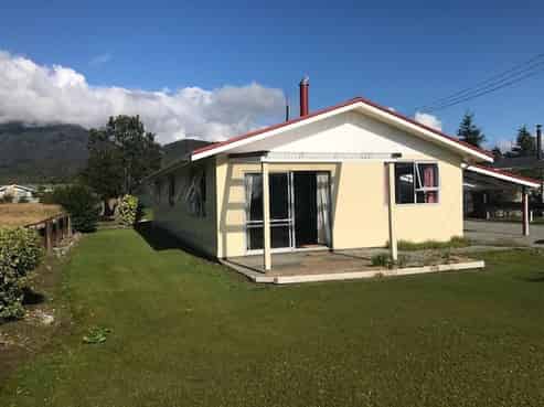 49 Main Road, Whataroa