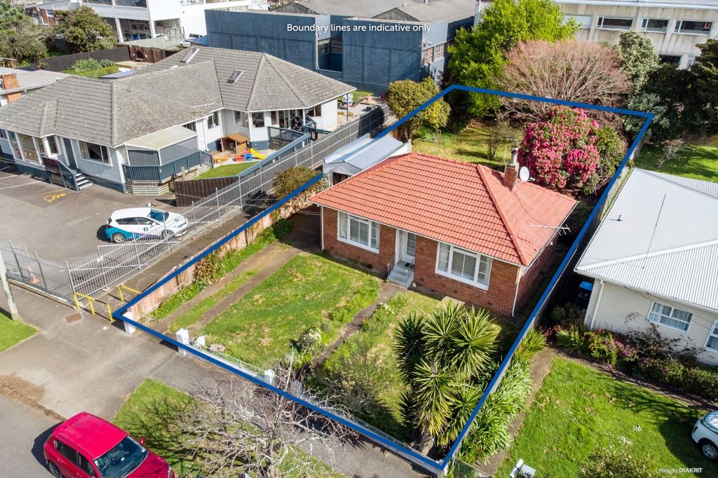 Property value 42 Te Koa Road, Panmure realestate.co.nz