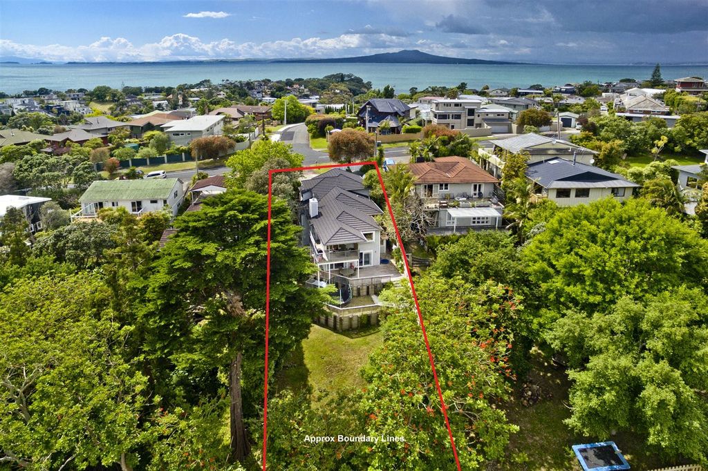 Property value 88 Castor Bay Road, Castor Bay realestate.co.nz