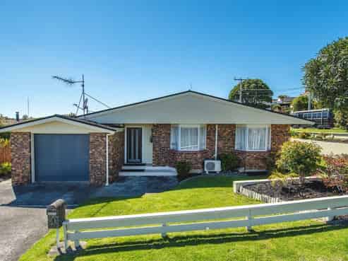 1 Linklater Avenue, Bellevue