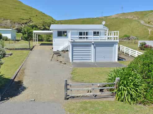 38 Lake Ferry Road, Lake Ferry