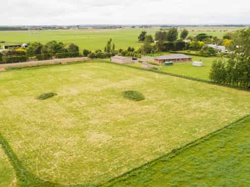 112 Newbury Line, Newbury