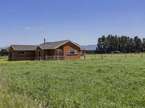 49 Leslies Road, Cust