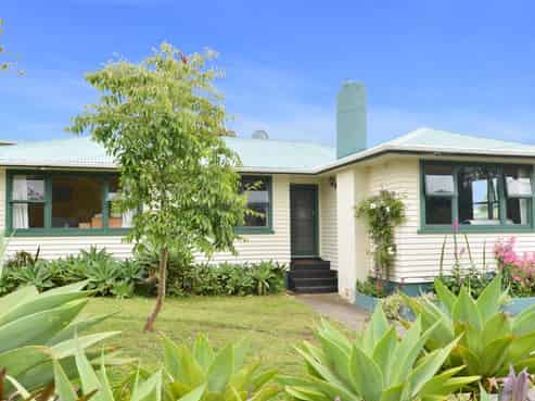 8 Hilltop Avenue, Morningside