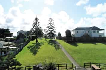 9 Ocean View Road, Coastlands