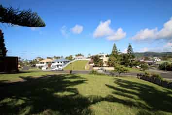 9 Ocean View Road, Coastlands