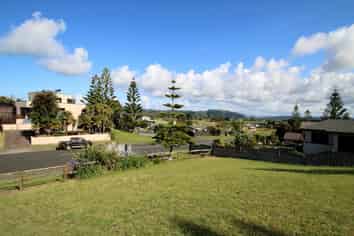 9 Ocean View Road, Coastlands