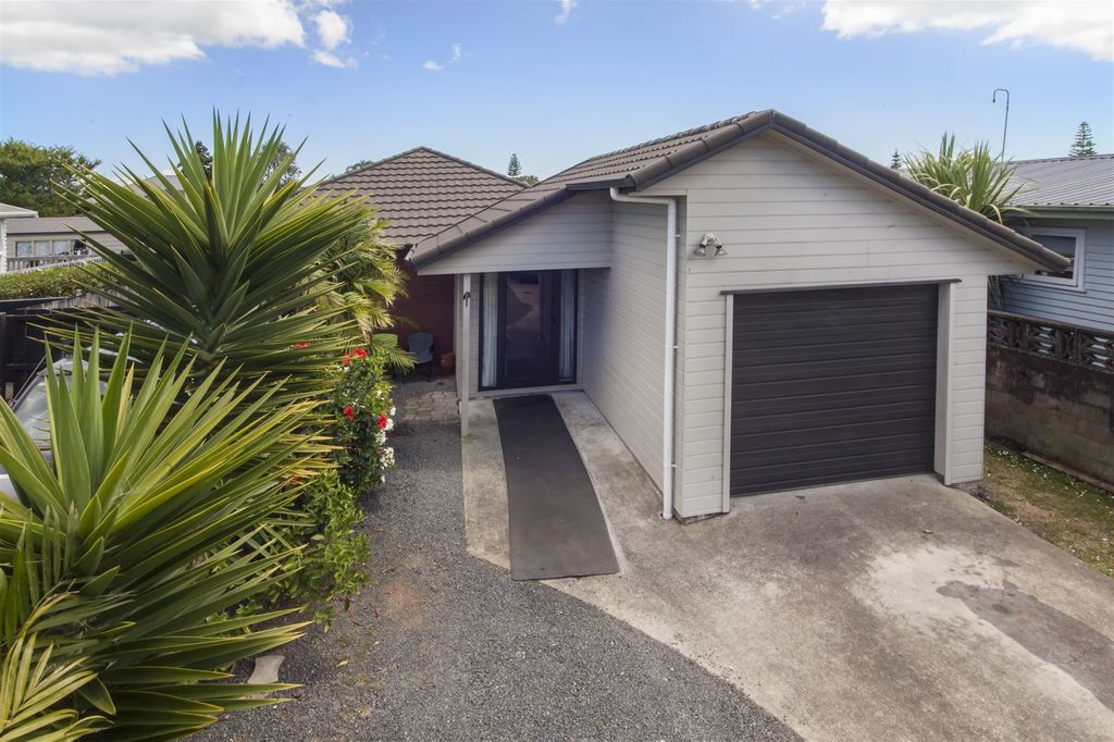 Property value 6A Hikurangi Street, Te Atatu Peninsula realestate.co.nz