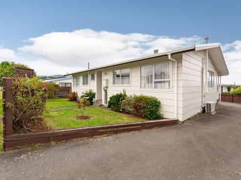 33A Roband Crescent, Brown Owl