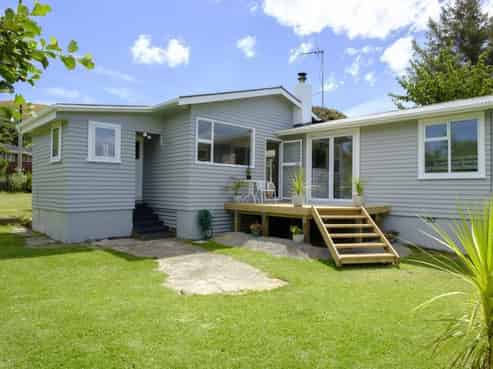 4 Wairaka Road, Pukerua Bay