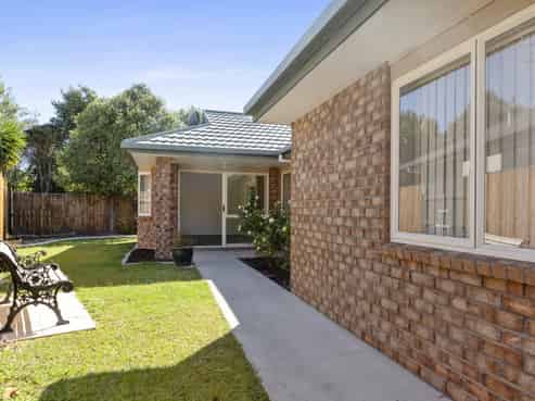 16 Tawai Dell, Pyes Pa