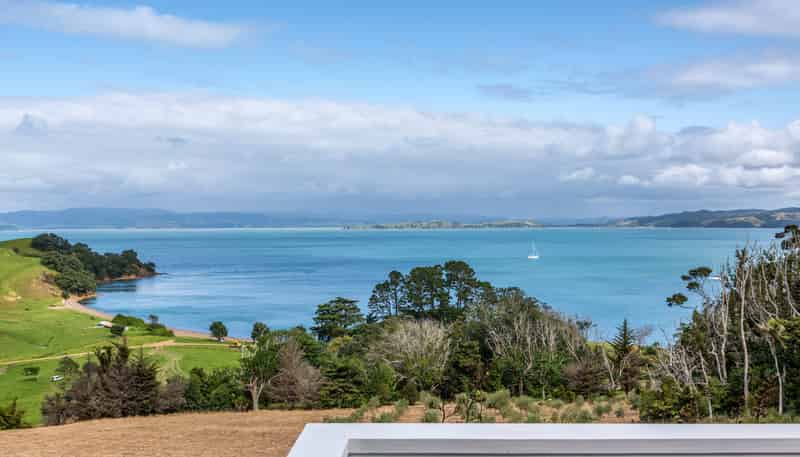 421C, D & Gordons Road, Waiheke Island