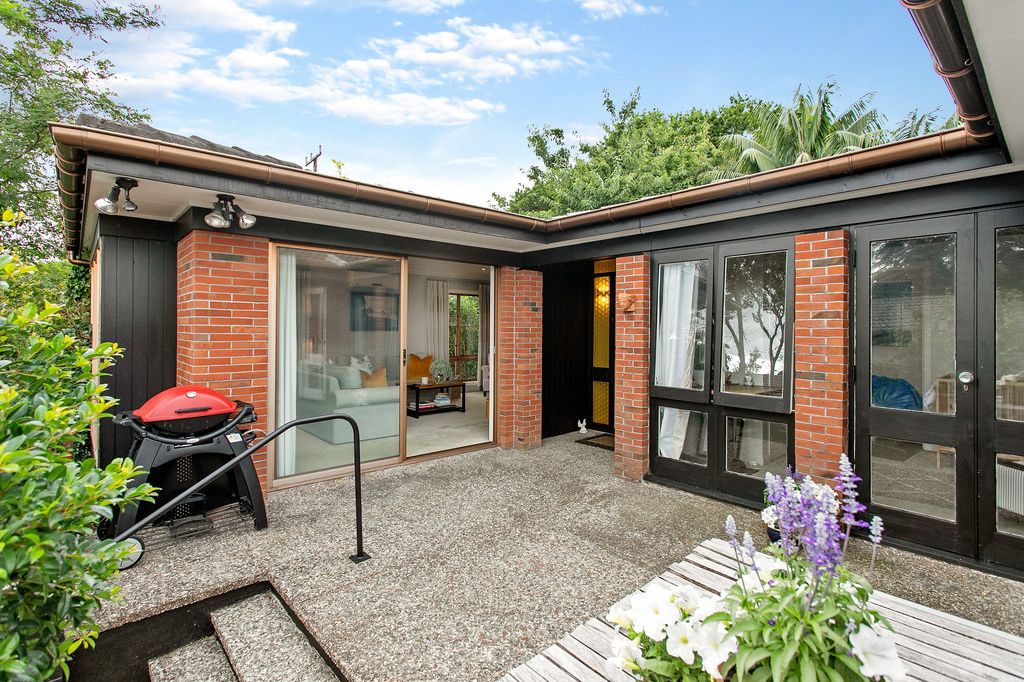 Property value 15B Allendale Road, Mount Albert realestate.co.nz
