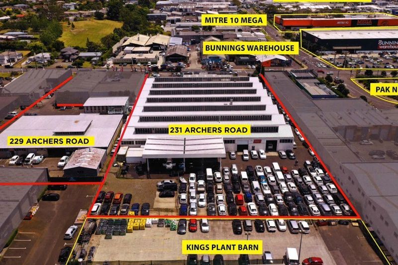 For Lease Large Functional Retail Showroom Warehouse