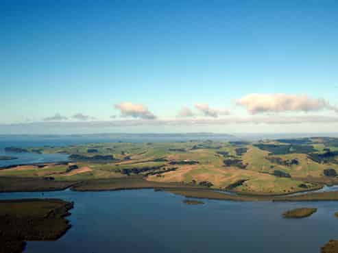 483 Burma Road, Tapora