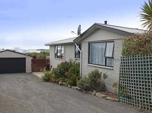 15 Bradshaw Street, Bluff