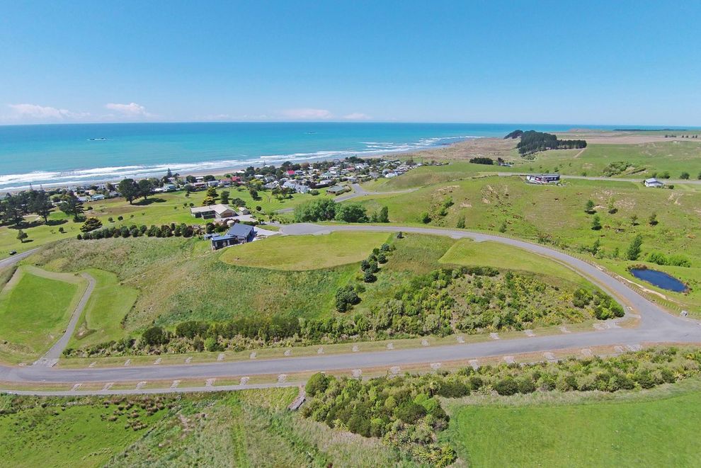 For sale 15 Tama Road, Riversdale Beach realestate.co.nz
