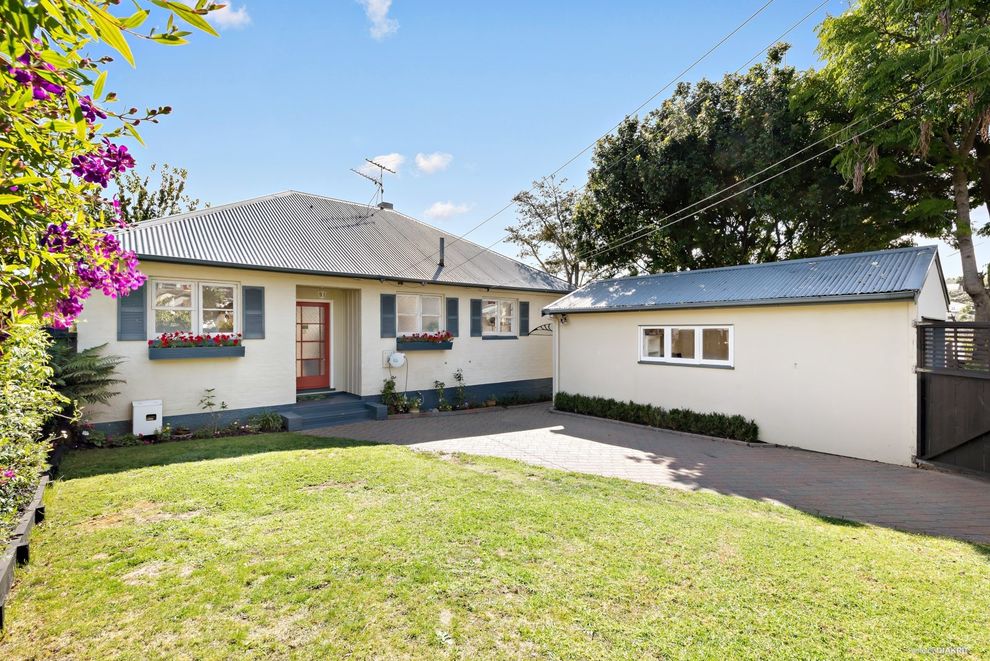 For sale Solid 1940's Brick Home realestate.co.nz