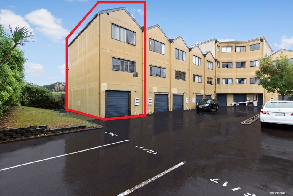 For sale 13/12 Crown Lynn Place, New Lynn realestate.co.nz